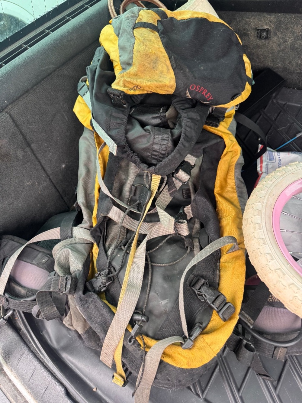 Osprey Exposure 50 Hiking Backpack 50L Yellow Black Gray Hip Belt Adjustable wit